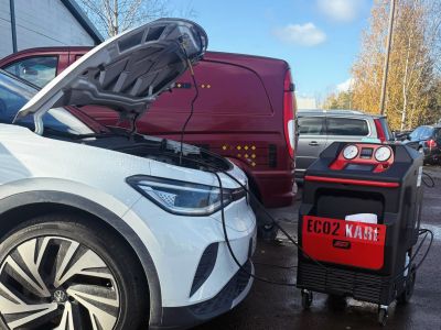 Nyt meillä onnistuu myös R744 huollot!